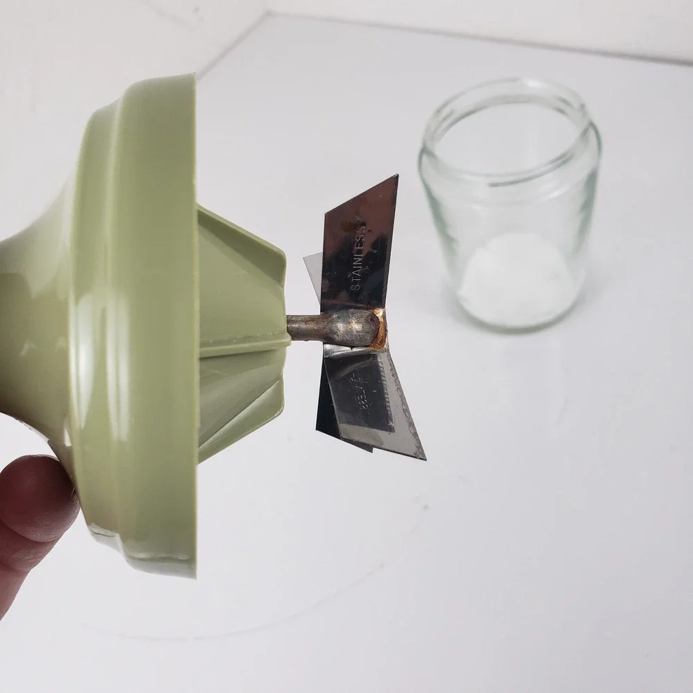 Vintage Manual Nut Food Chopper Glass Jar Stainless Blades Avocado Green 1.5 Cup